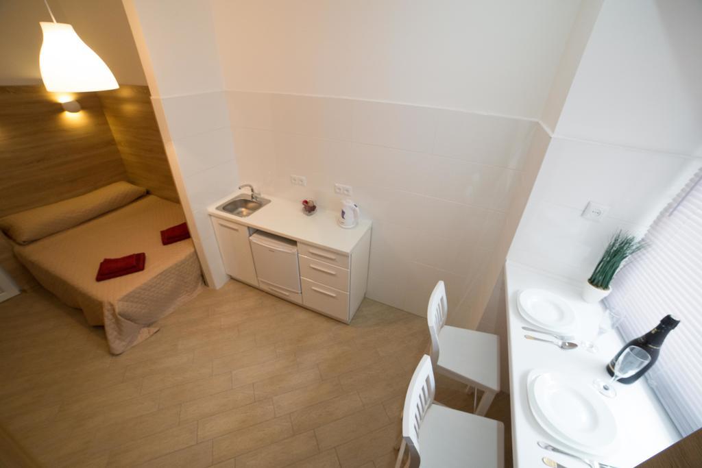 Apartment On Filatova 10/1 Lviv Bagian luar foto
